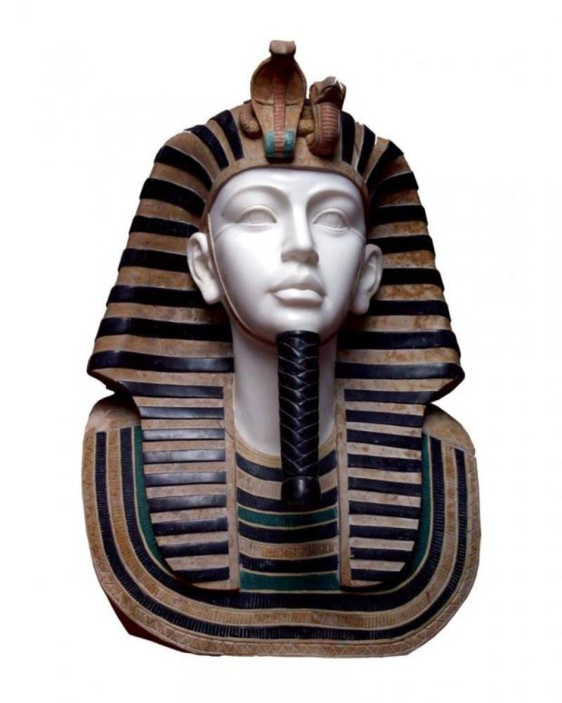 Akhenaton bust